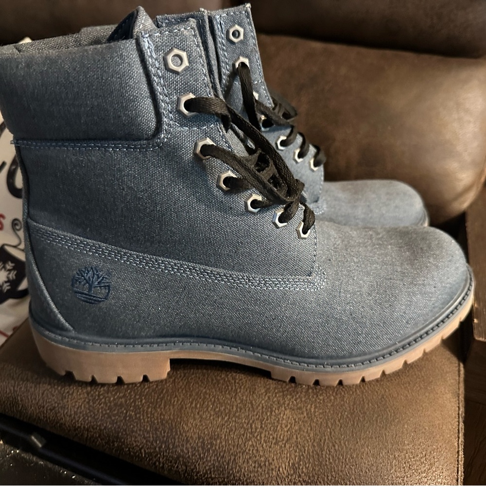Timberland 6in premium navy boots men’s size 10